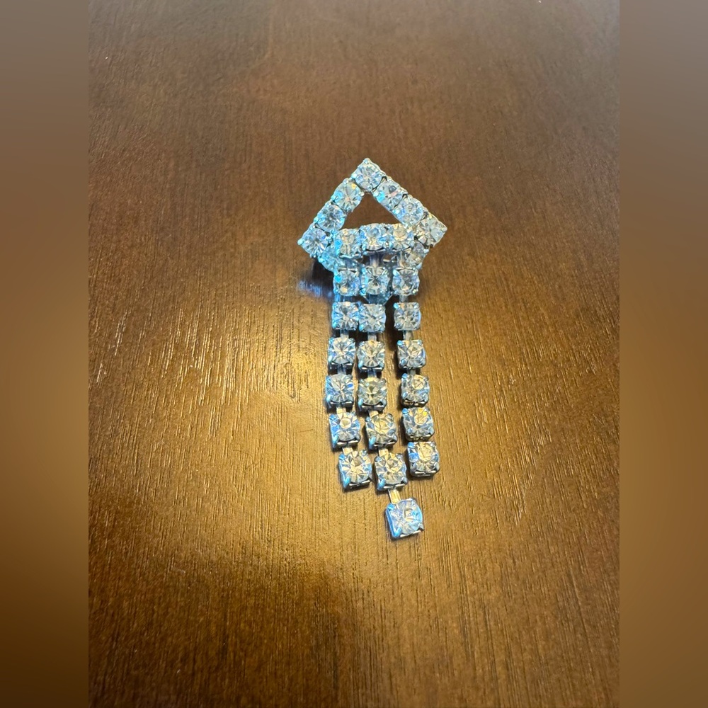 Elegant Silver Rhinestone Brooch